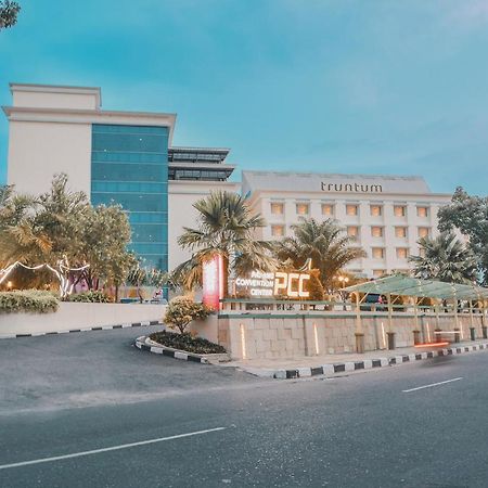 Hotel Truntum Padang Esterno foto