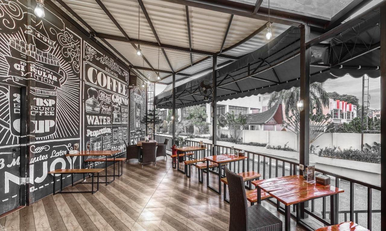 Hotel Truntum Padang Esterno foto