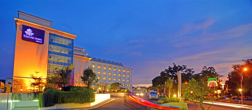 Hotel Truntum Padang Esterno foto